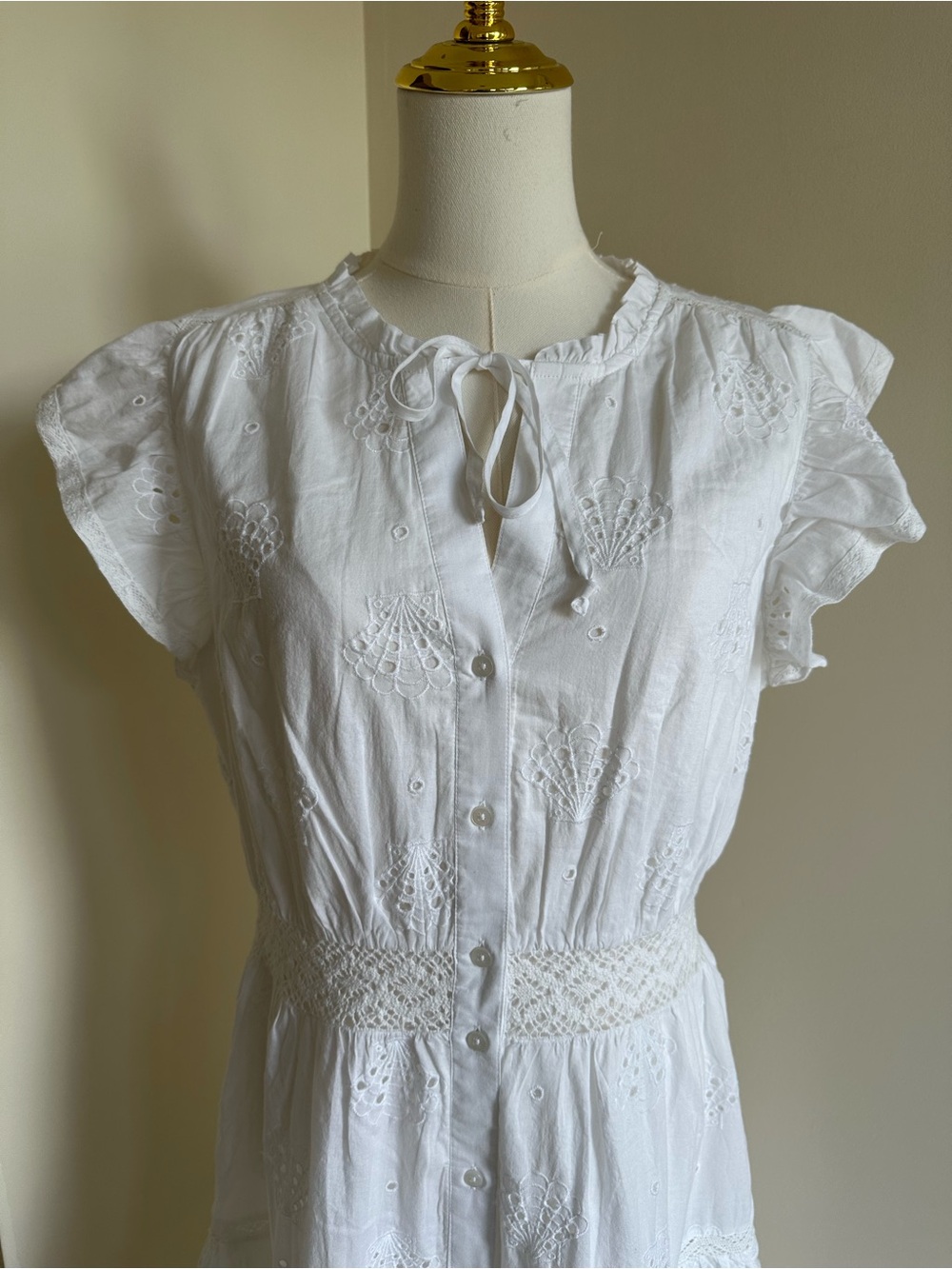 NWT Vineyard Vines Eyelet Christine Dress- Medium - Picture 5 of 13